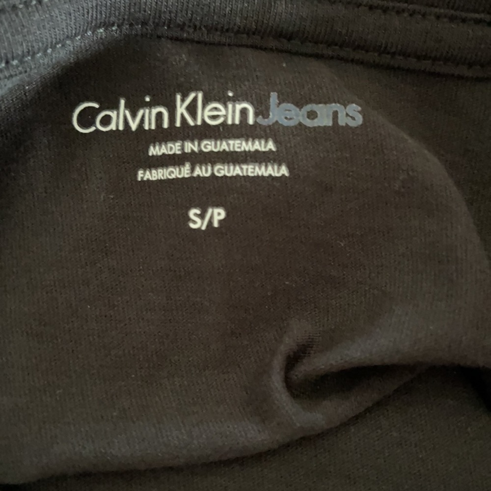 BNWT Calvin Klein Jeans T-shirt Size S🔥 - Picture 3 of 4